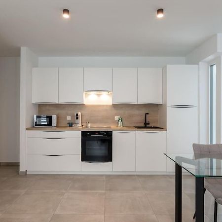 Superbe Appartement Avec Parking Малмеди Екстериор снимка