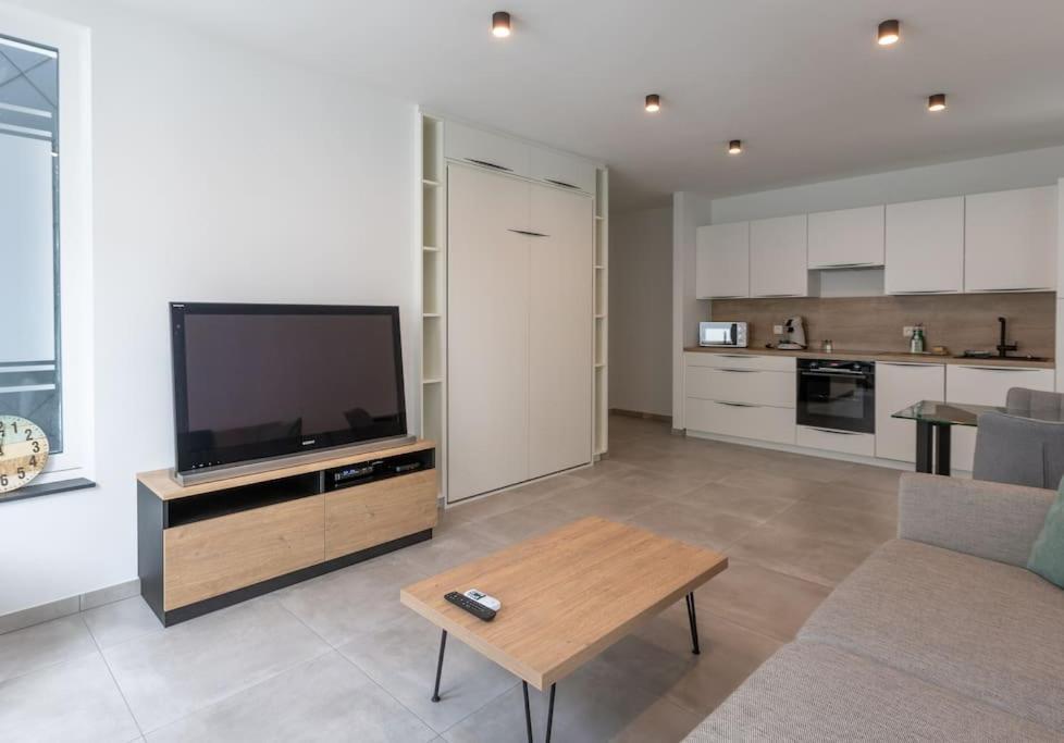 Superbe Appartement Avec Parking Малмеди Екстериор снимка